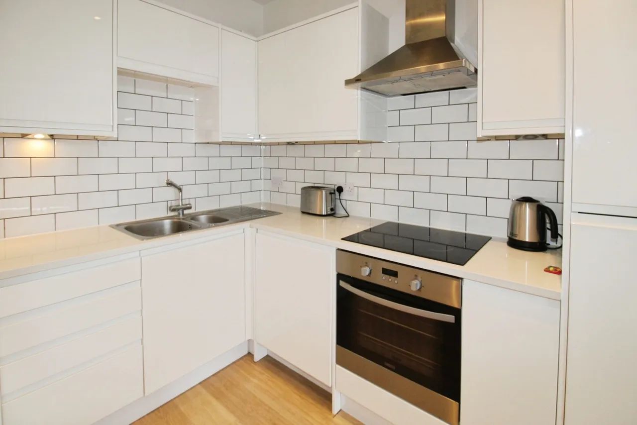 Durnsford Road, London, SW19, photo 9
