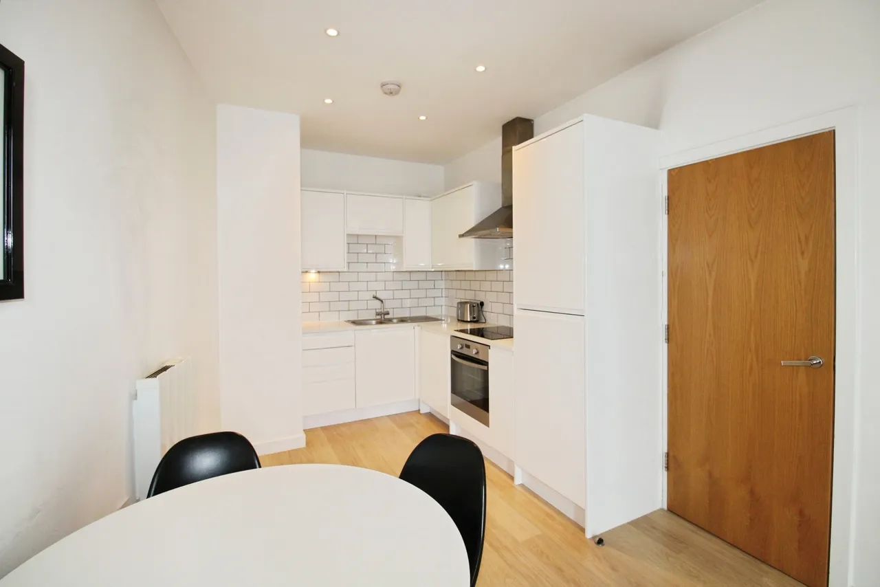 Durnsford Road, London, SW19, photo 3
