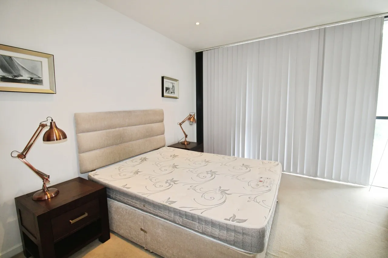 Durnsford Road, London, SW19, photo 4