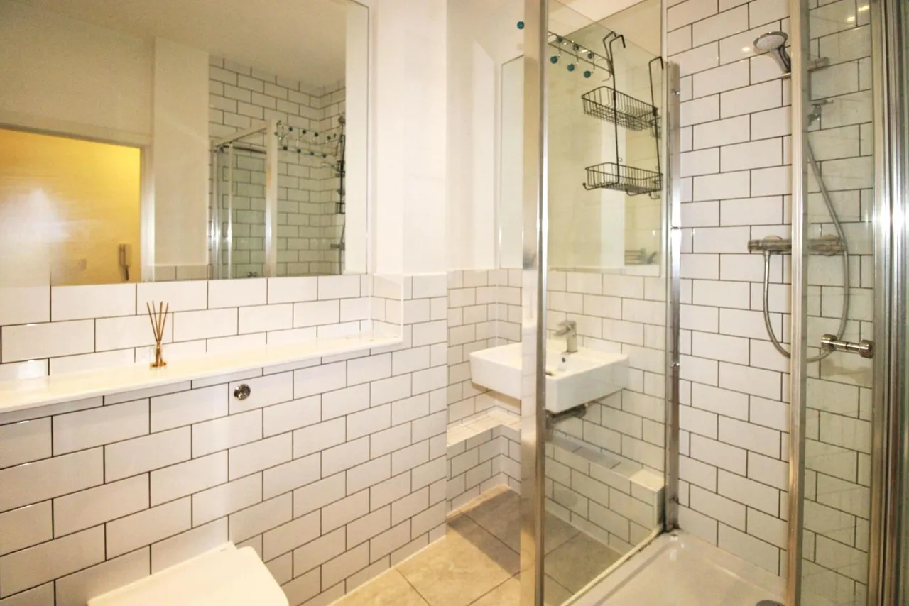 Durnsford Road, London, SW19, photo 5