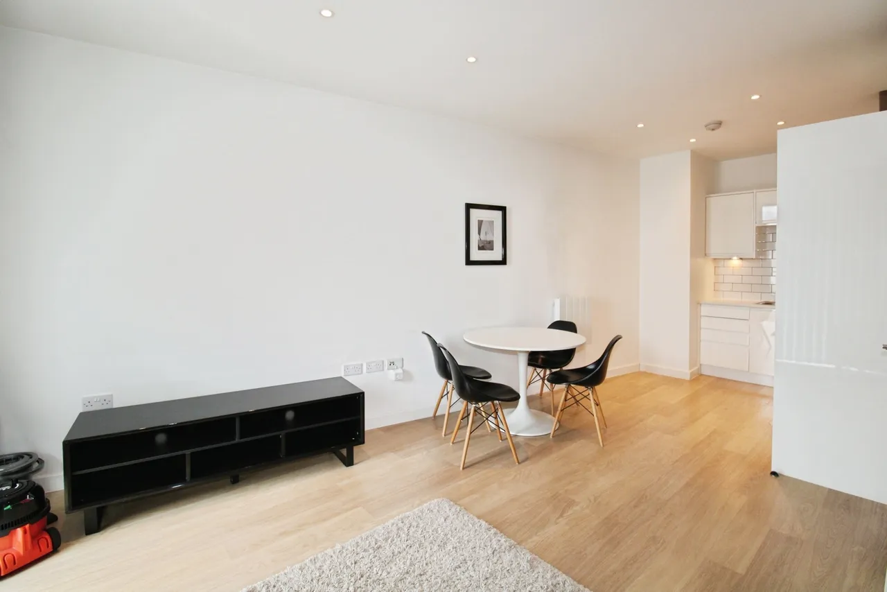 Durnsford Road, London, SW19, photo 2
