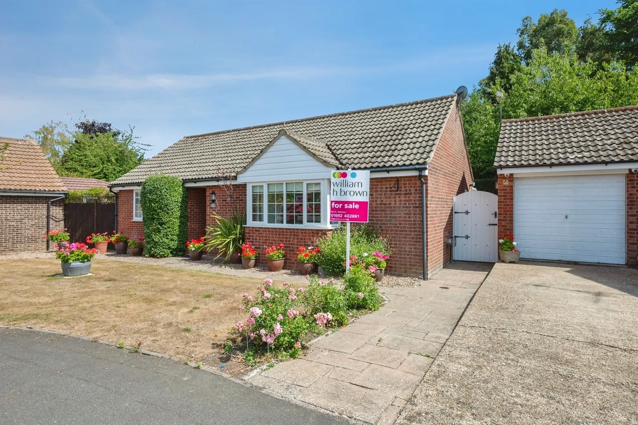 3 bed house for sale — Petre Close, North Walsham
