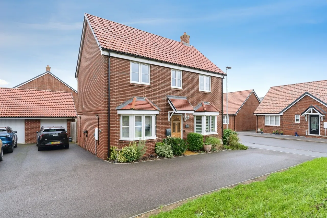 4 bed house for sale, Lily Avenue, Wimblington, PE15