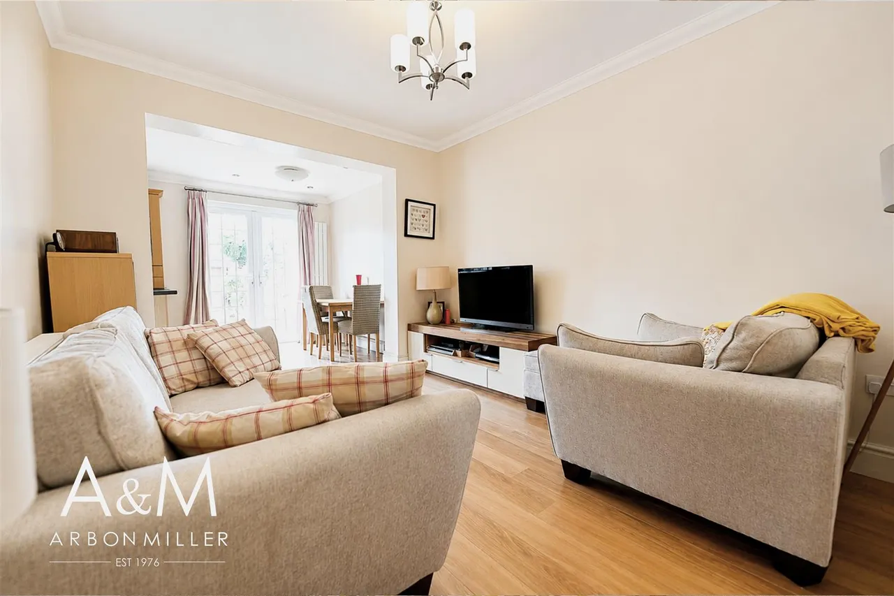 Hatley Avenue, Barkingside, Essex, Ilford, IG61EJ, photo 6