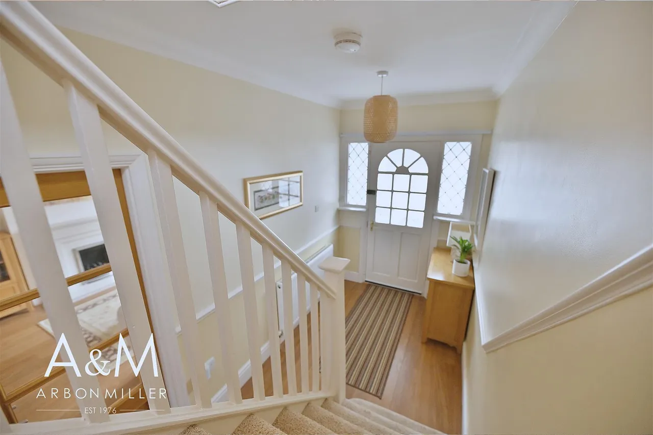Hatley Avenue, Barkingside, Essex, Ilford, IG61EJ, photo 14