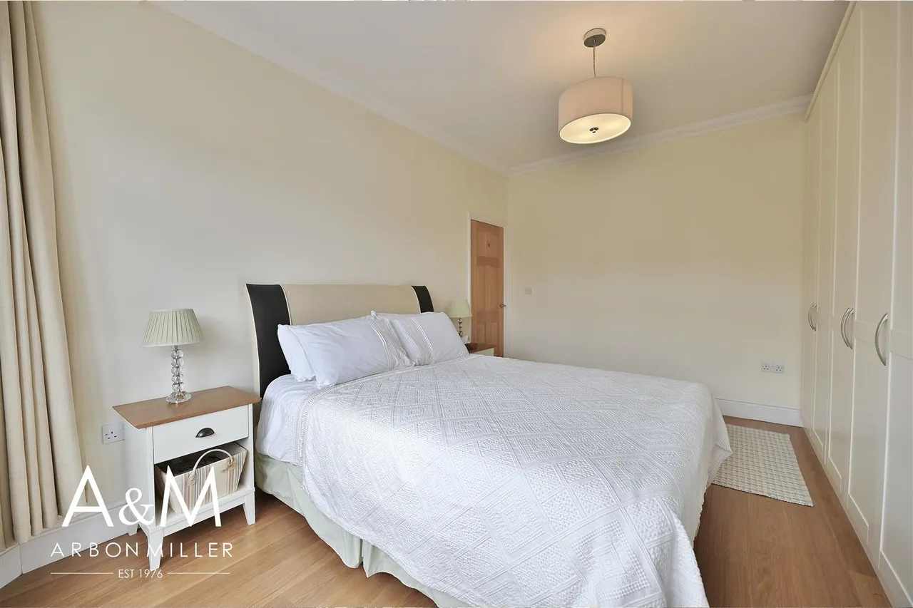 Hatley Avenue, Barkingside, Essex, Ilford, IG61EJ, photo 17