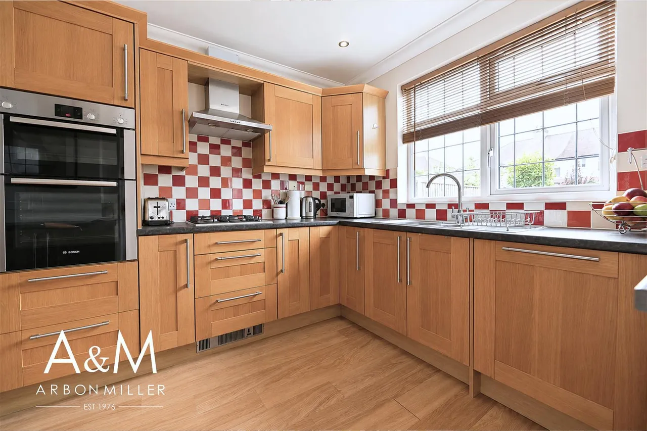 Hatley Avenue, Barkingside, Essex, Ilford, IG61EJ, photo 10