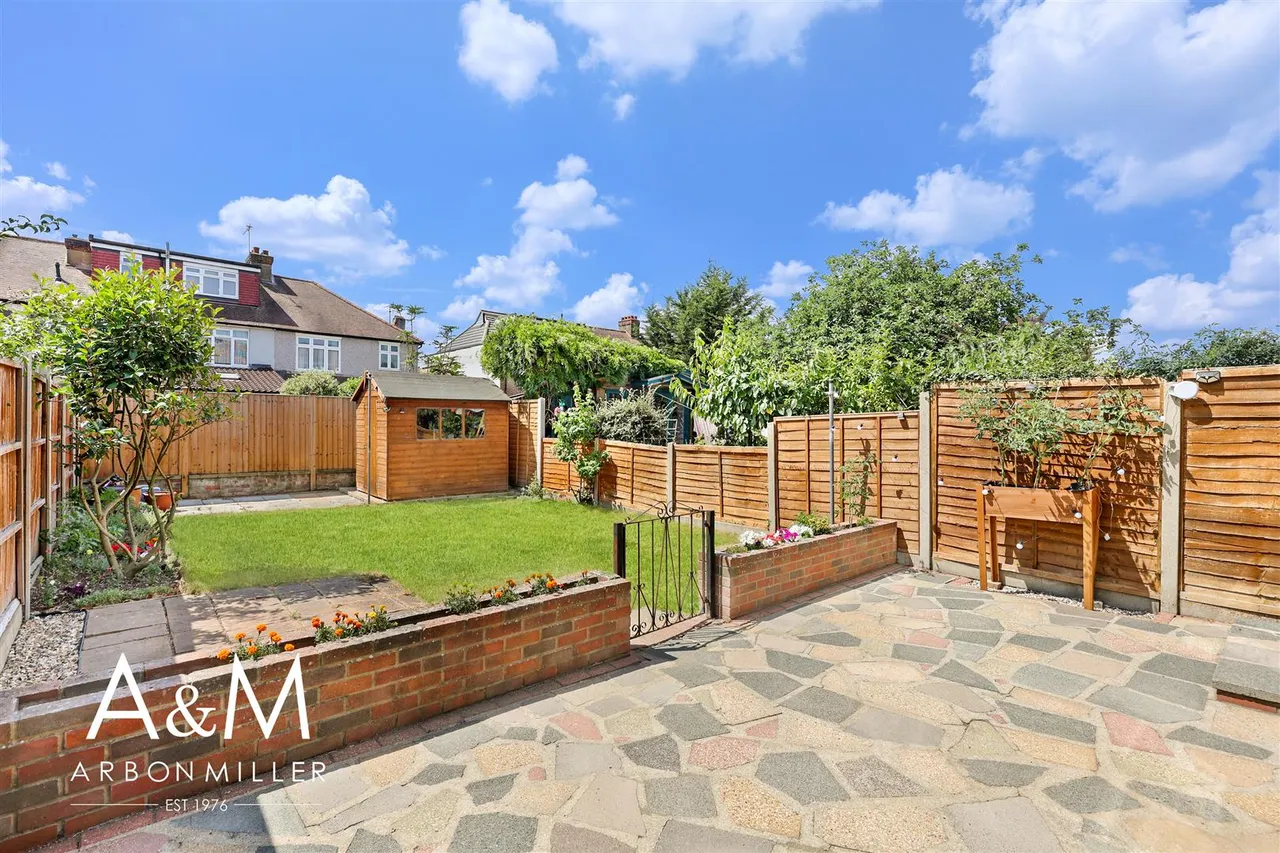 Hatley Avenue, Barkingside, Essex, Ilford, IG61EJ, photo 22