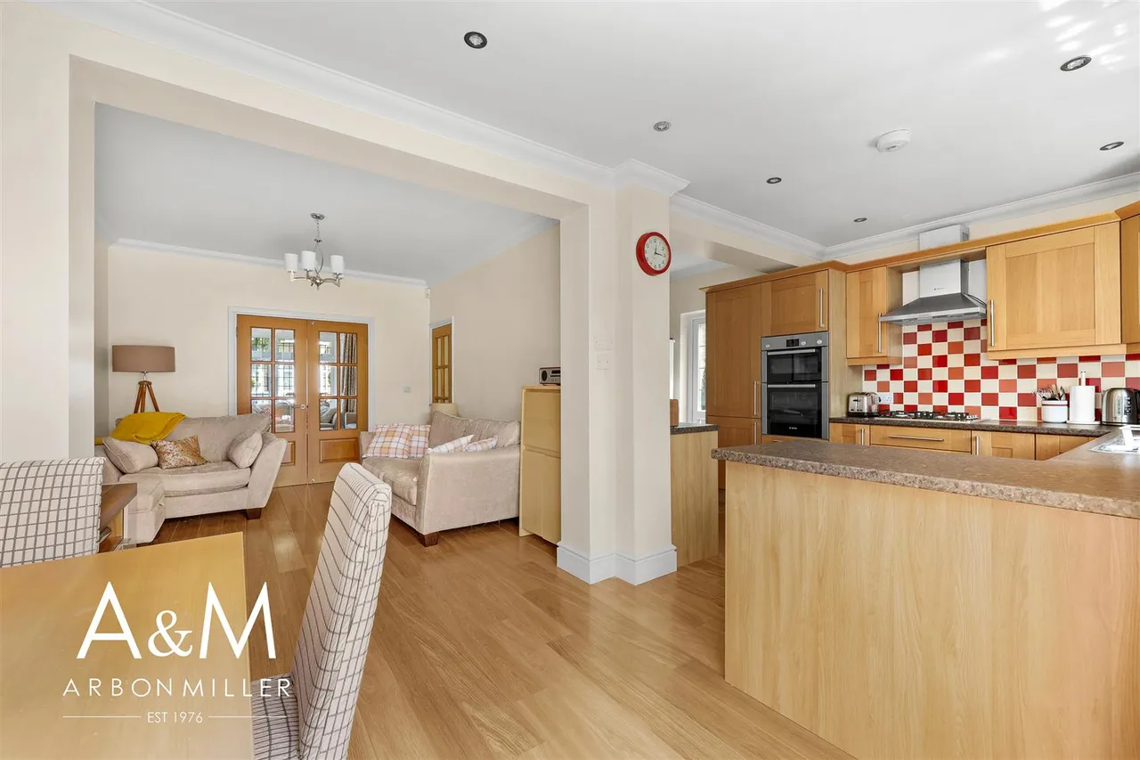 Hatley Avenue, Barkingside, Essex, Ilford, IG61EJ, photo 8
