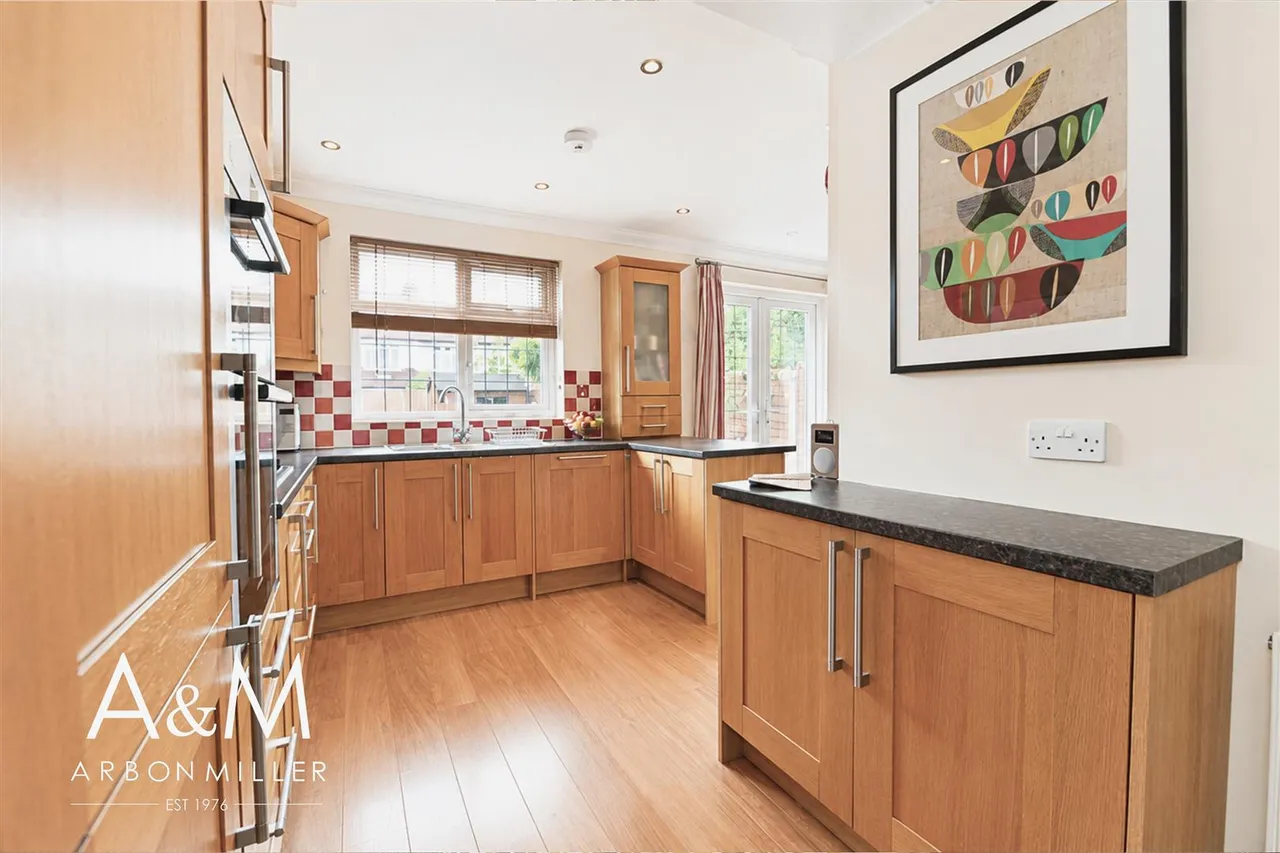 Hatley Avenue, Barkingside, Essex, Ilford, IG61EJ, photo 11