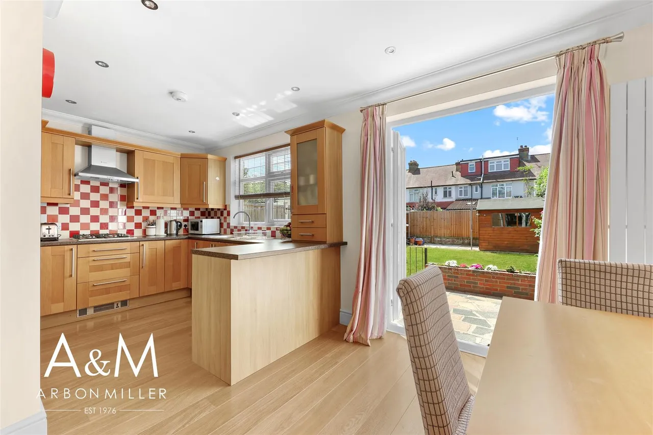 Hatley Avenue, Barkingside, Essex, Ilford, IG61EJ, photo 7