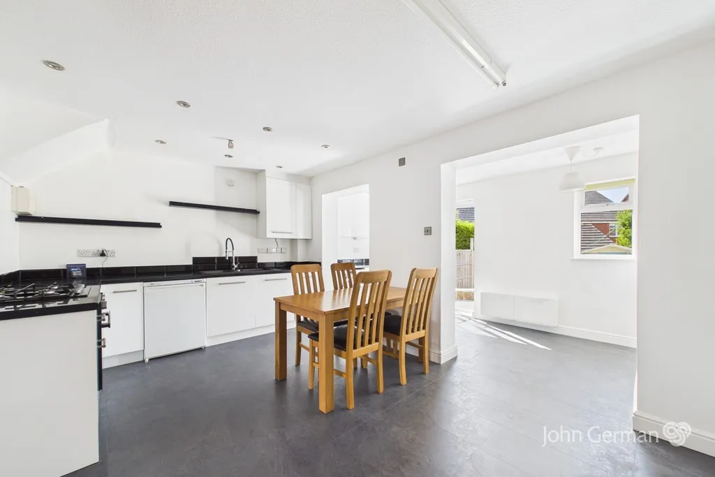 Oak Crescent, Ashbourne, photo 2