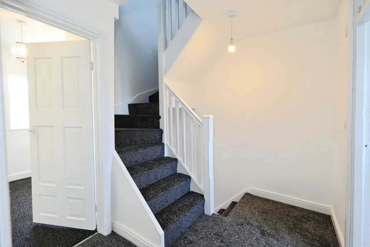 Arden Place, Bilston, WV14, photo 10