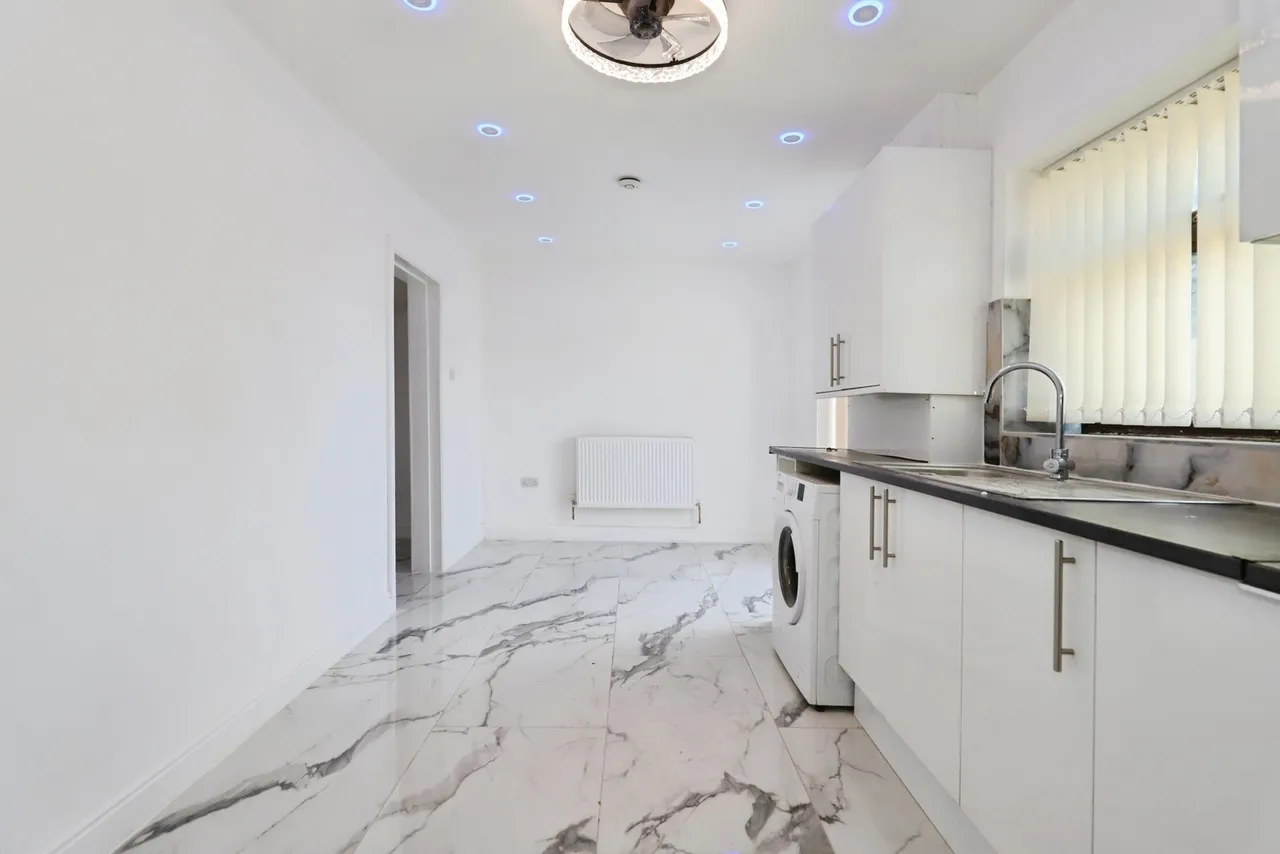 Arden Place, Bilston, WV14, photo 7