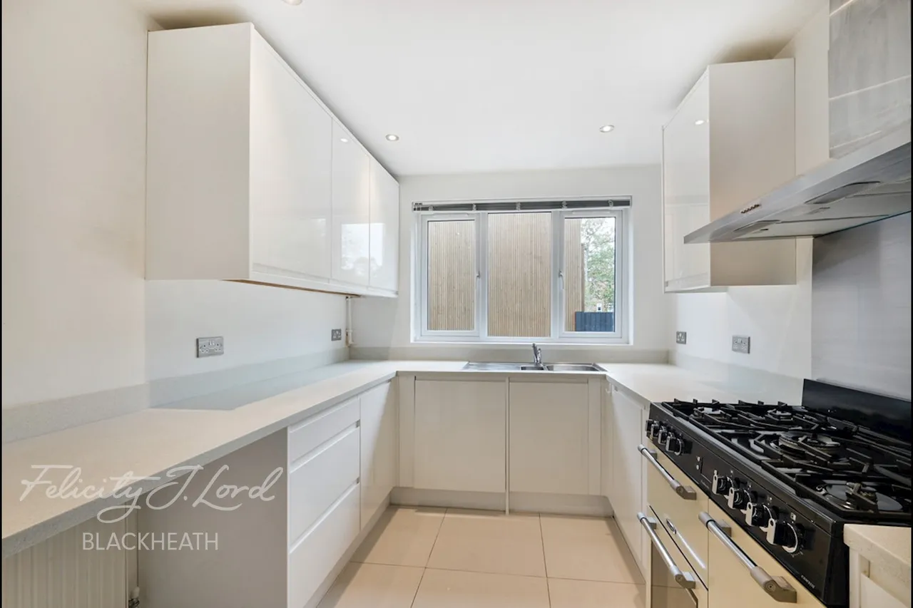 1 bed house for sale, Langton Way, London