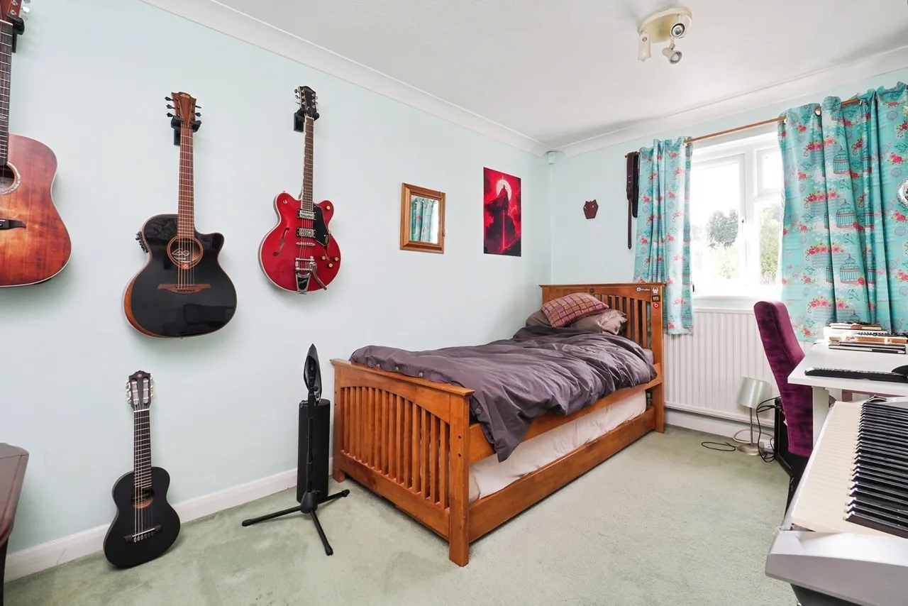 Eastcote Avenue, Bramcote, NG9, photo 17
