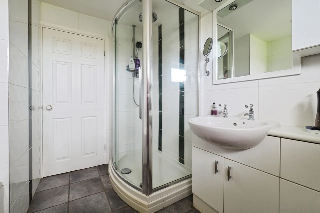 Eastcote Avenue, Bramcote, NG9, photo 12