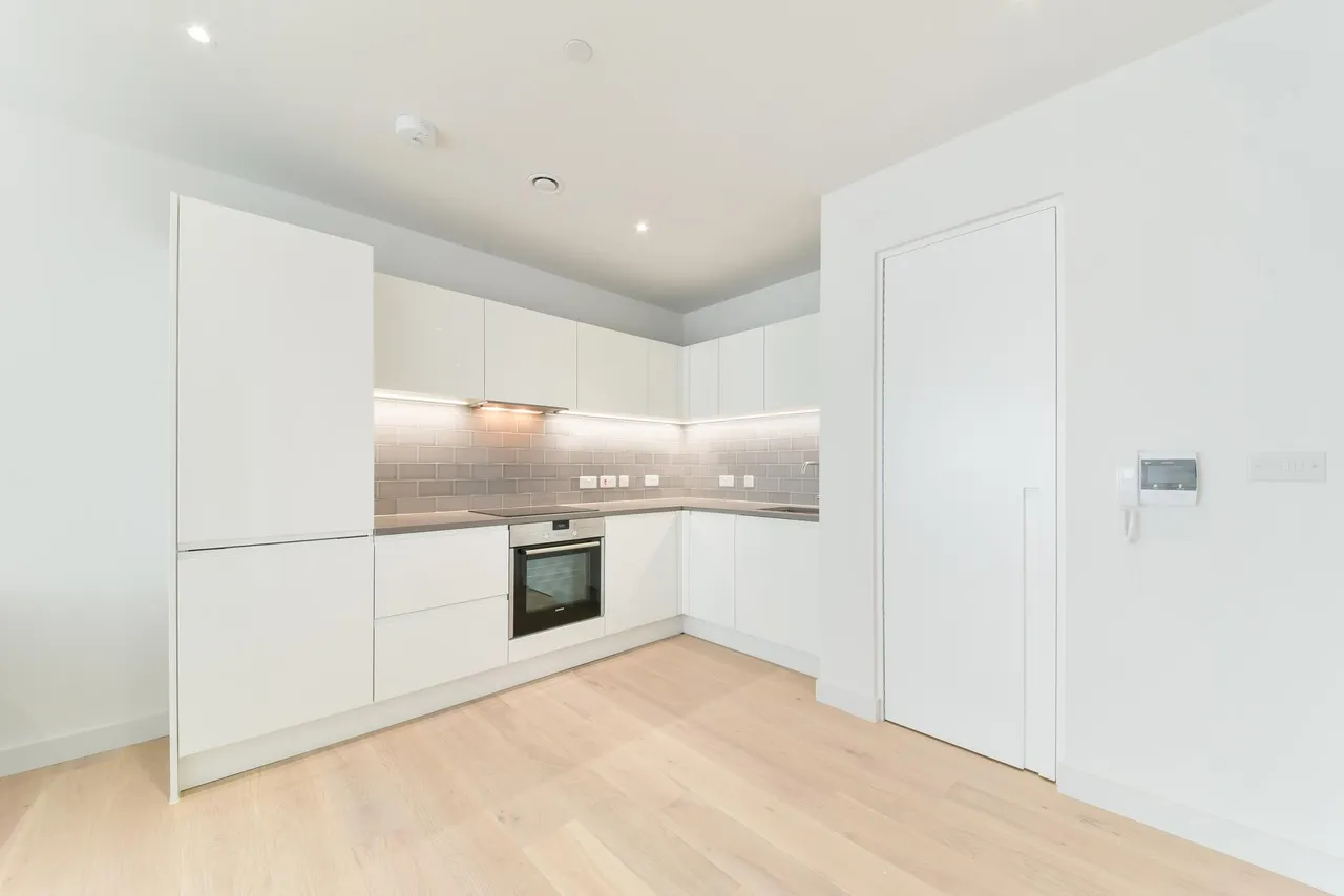 Summerston House, Royal Wharf, E16, photo 6
