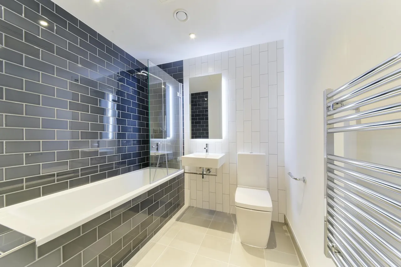Summerston House, Royal Wharf, E16, photo 9