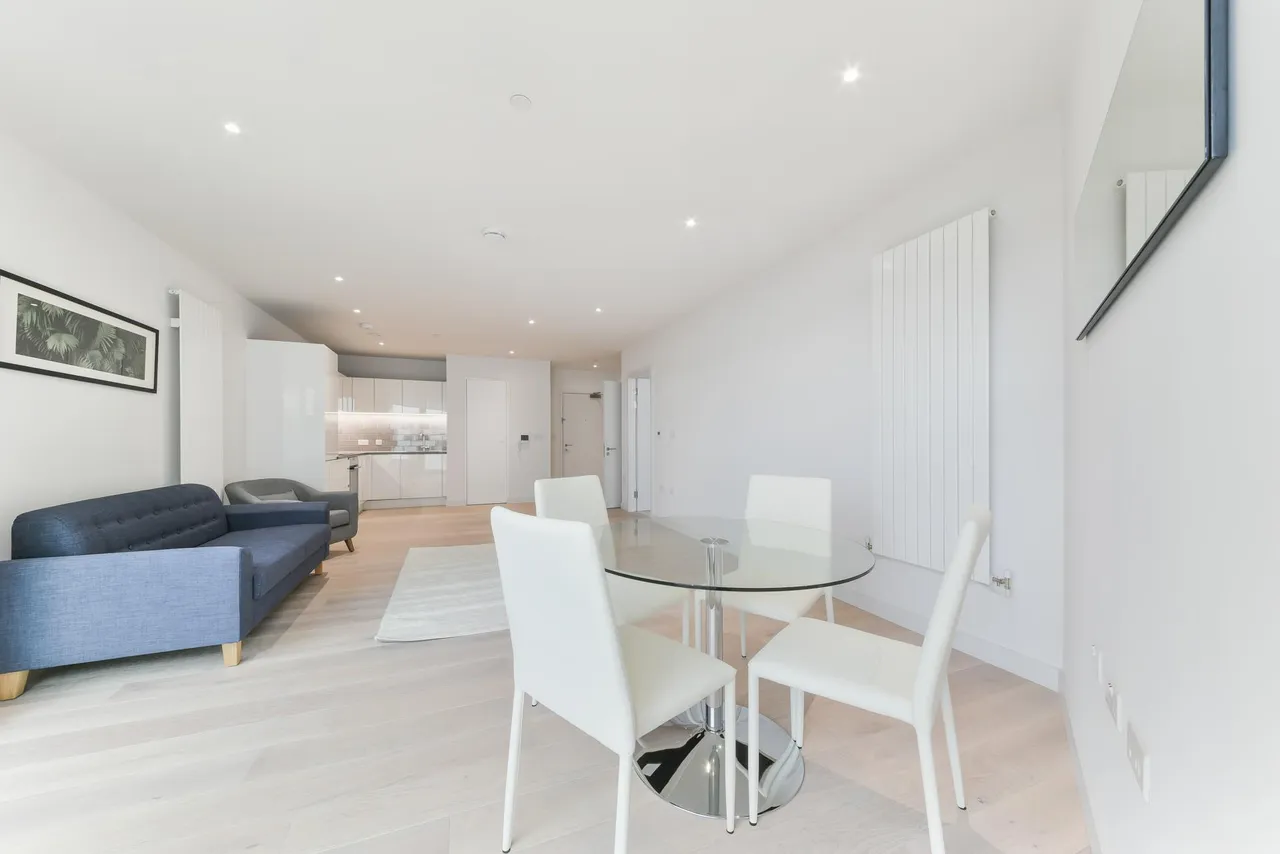 1 bed flat for sale, Summerston House, Royal Wharf, E16