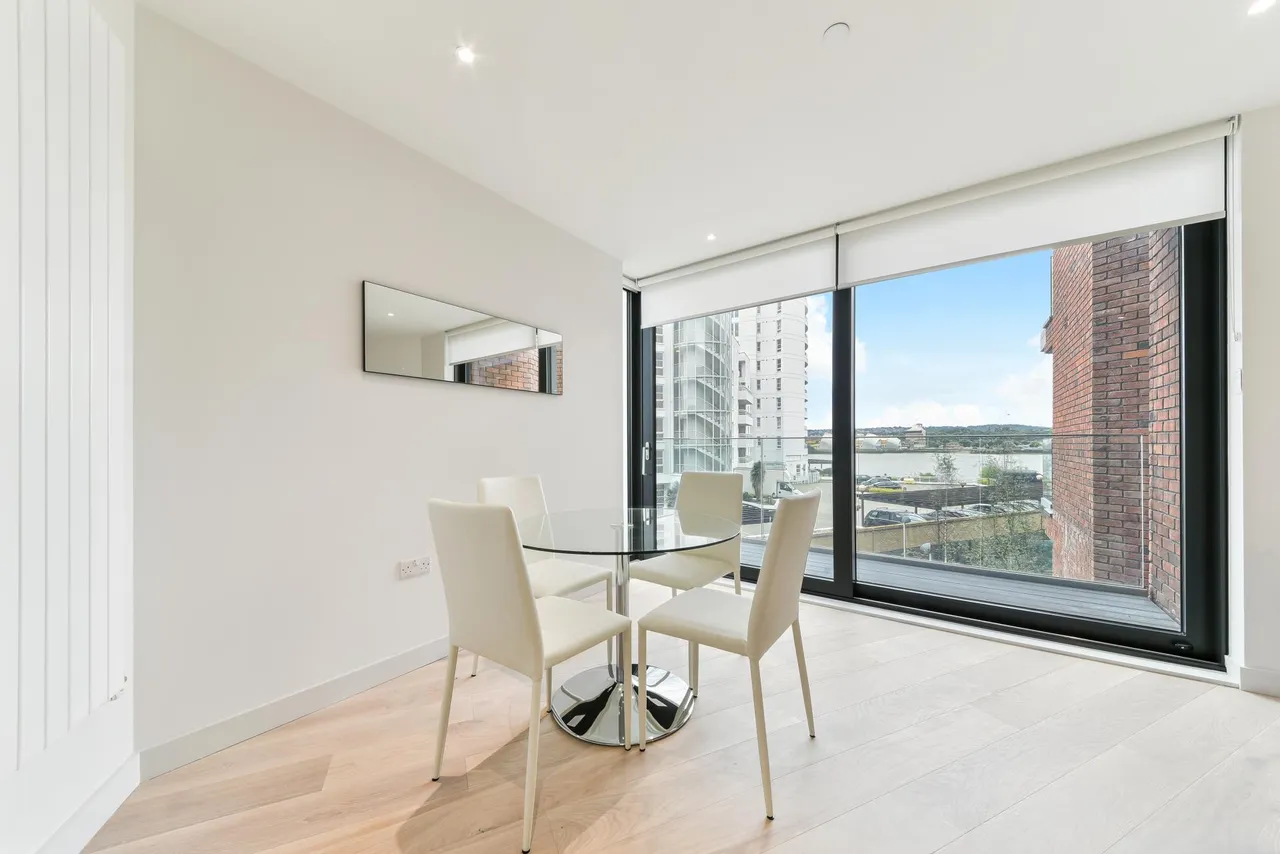 Summerston House, Royal Wharf, E16, photo 5