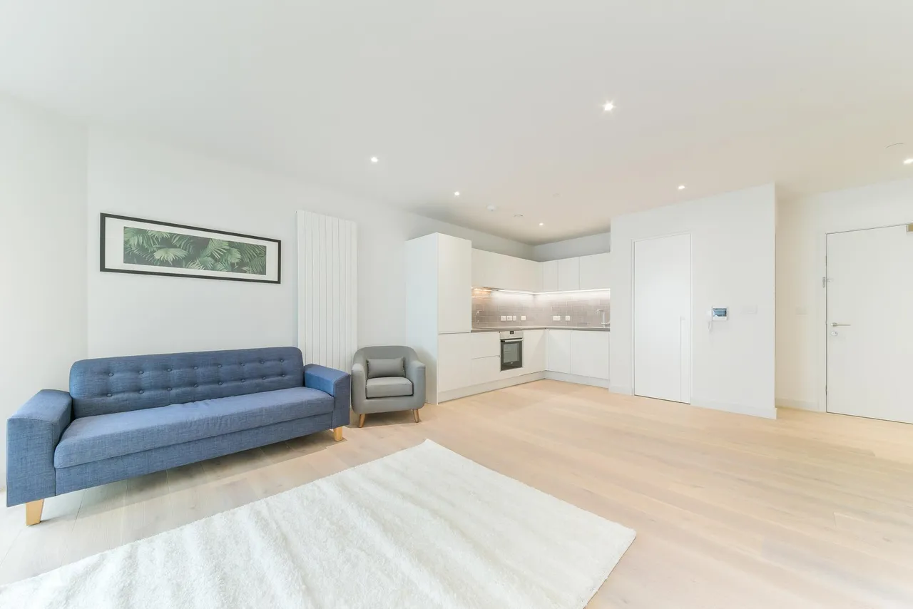 Summerston House, Royal Wharf, E16, photo 4