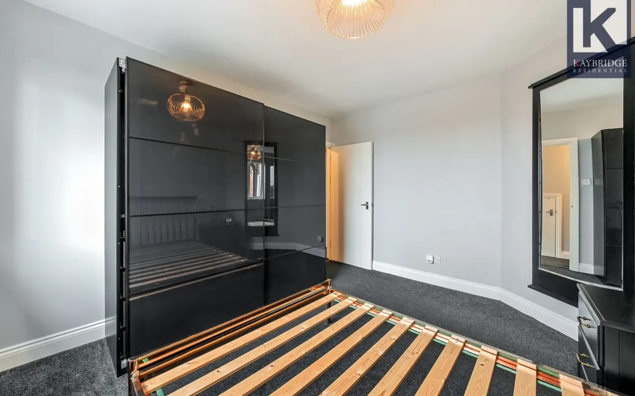 Stoneleigh Broadway, Epsom, KT17, photo 8