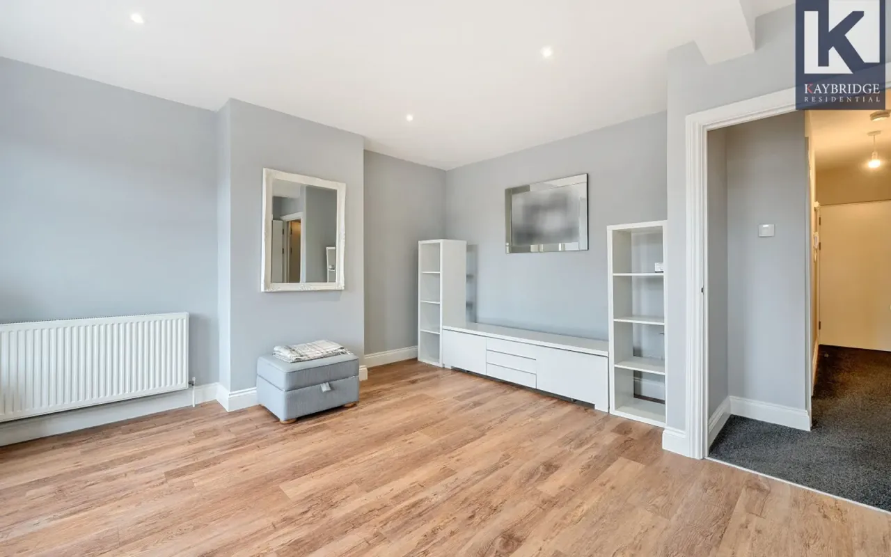Stoneleigh Broadway, Epsom, KT17, photo 5