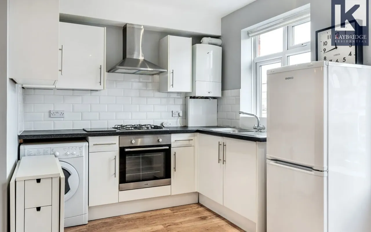 Stoneleigh Broadway, Epsom, KT17, photo 9
