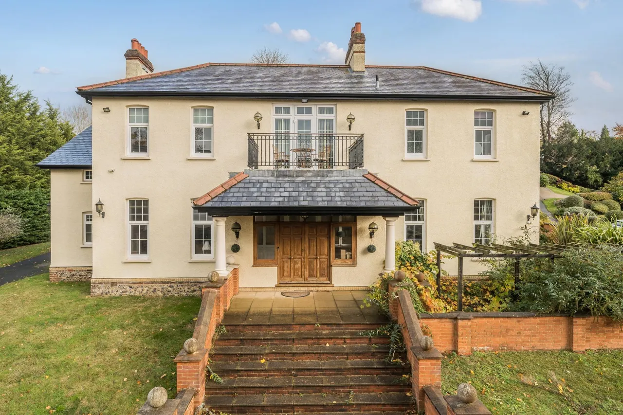 5 bed house for sale, The Mount