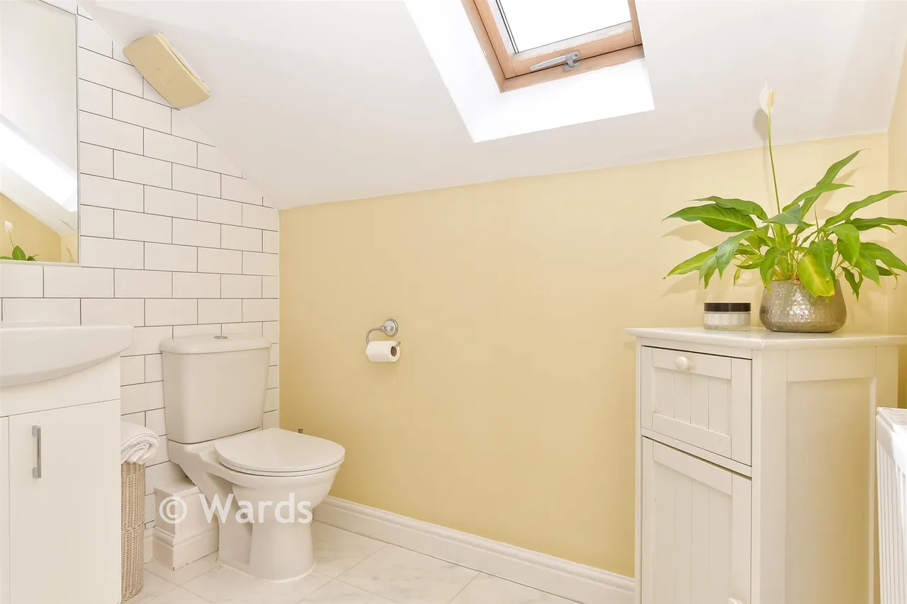 Eustace Crescent, Rochester, ME2, photo 5