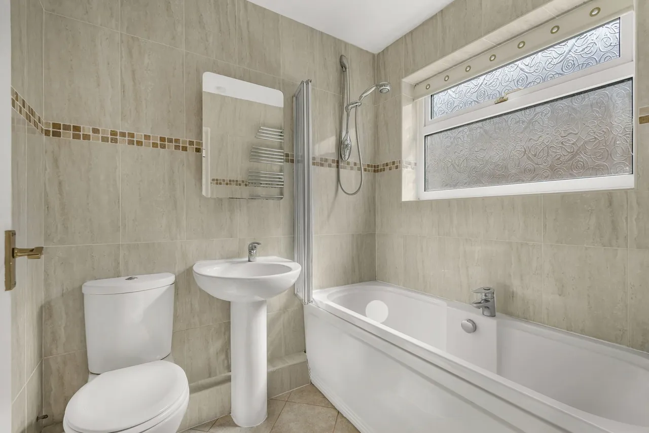 Wellbrook Road, Bishops Cleeve, GL52, photo 4