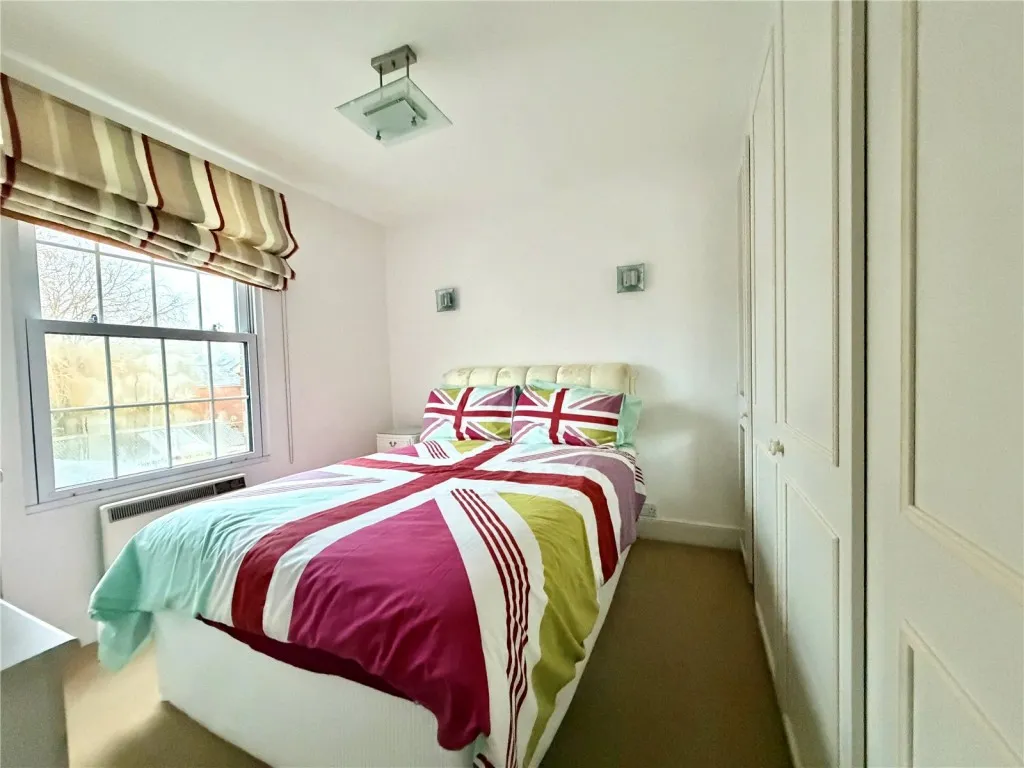 Lymington, Hampshire, photo 10