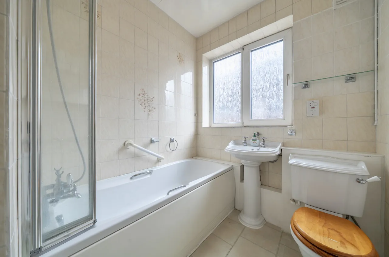Brampton Road, Bexleyheath, DA7, photo 3