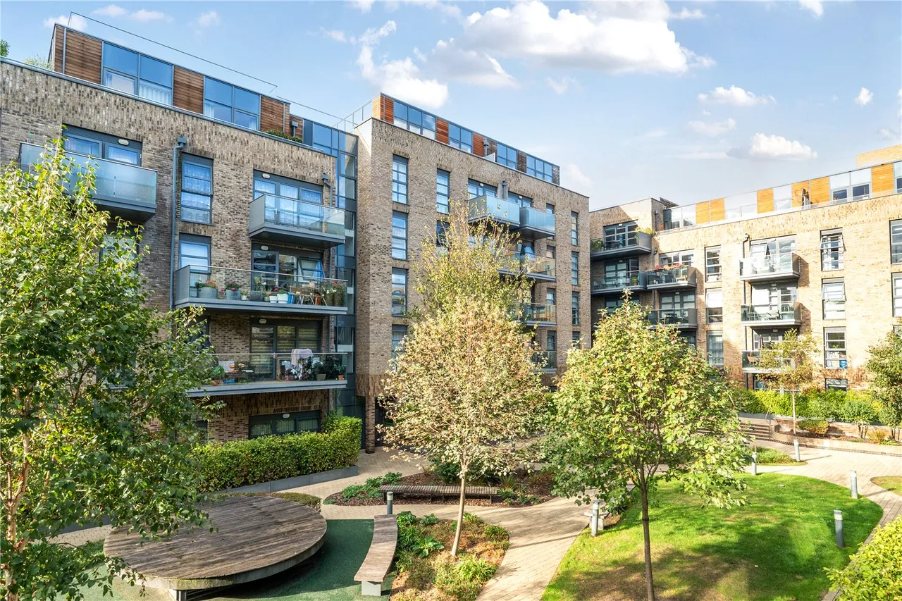 Pages Walk, London, SE1, photo 18