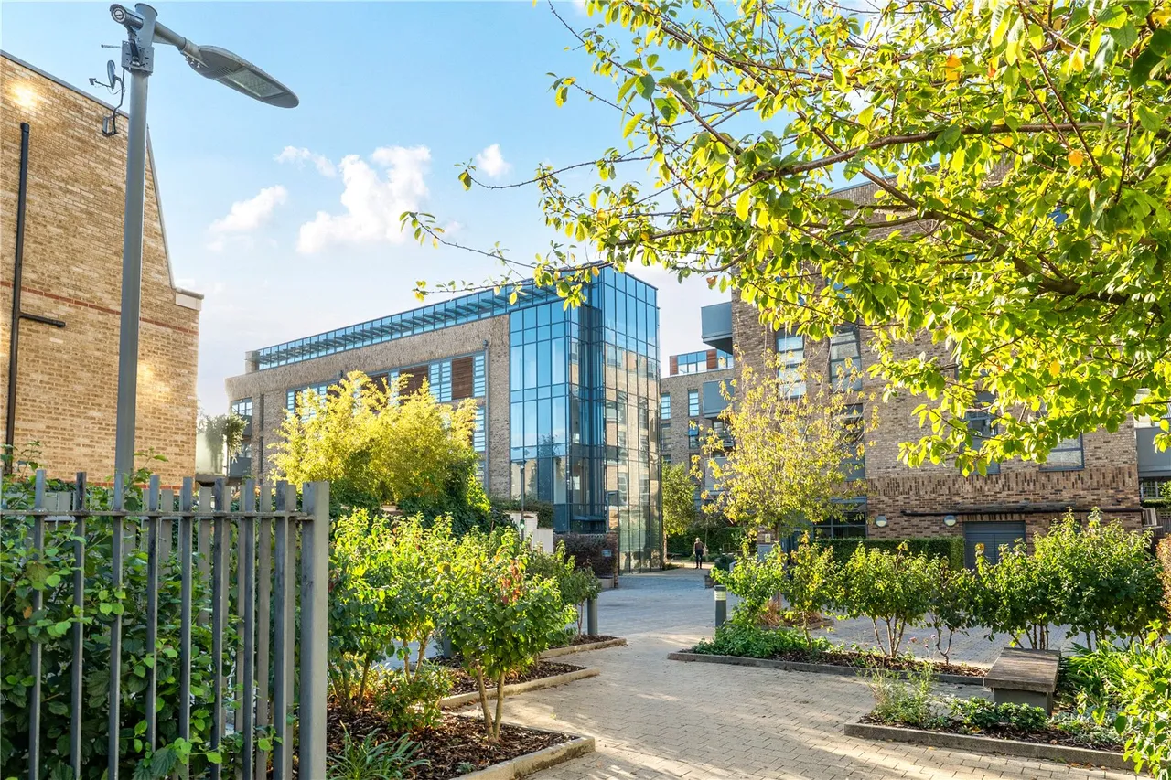 Pages Walk, London, SE1, photo 11