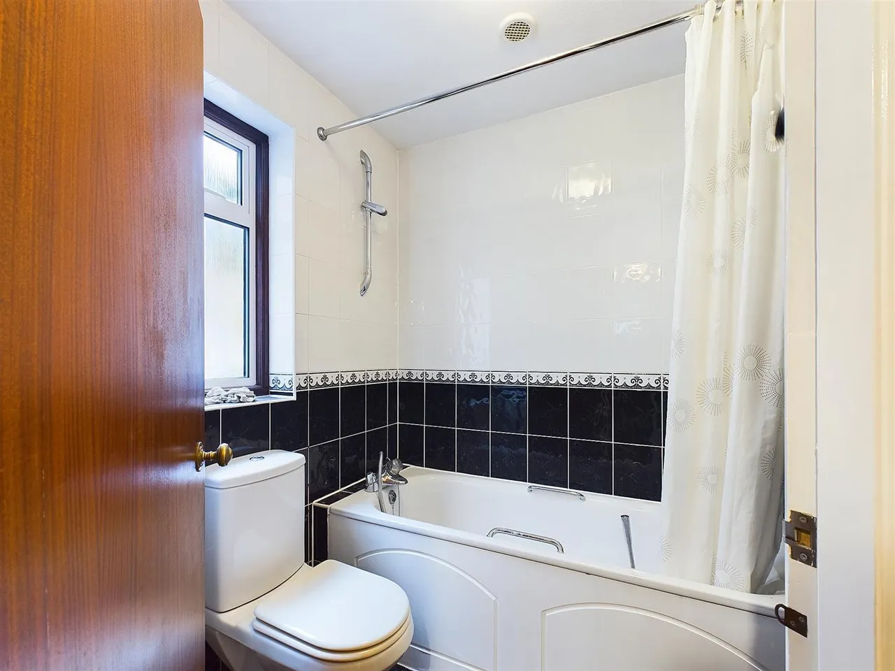 Killowen Avenue, Northolt, Middlesex, UB5 4QT, photo 12