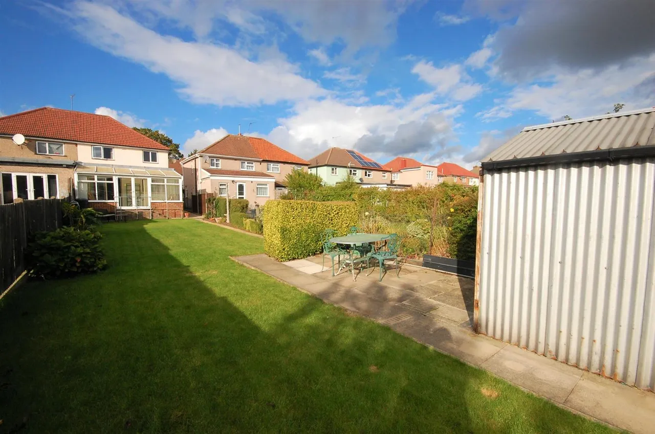 Killowen Avenue, Northolt, Middlesex, UB5 4QT, photo 10