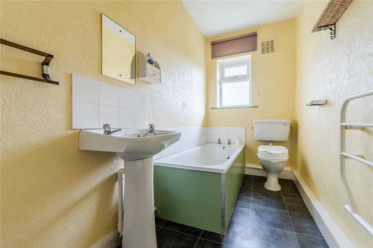 Springfield Walk, Horsforth, LS18, photo 11