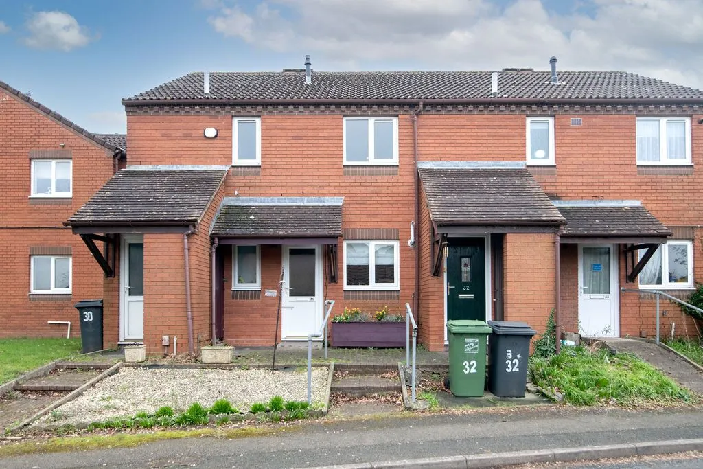 1 bed flat for sale — Yew Tree Close, Redditch, B97 6SD