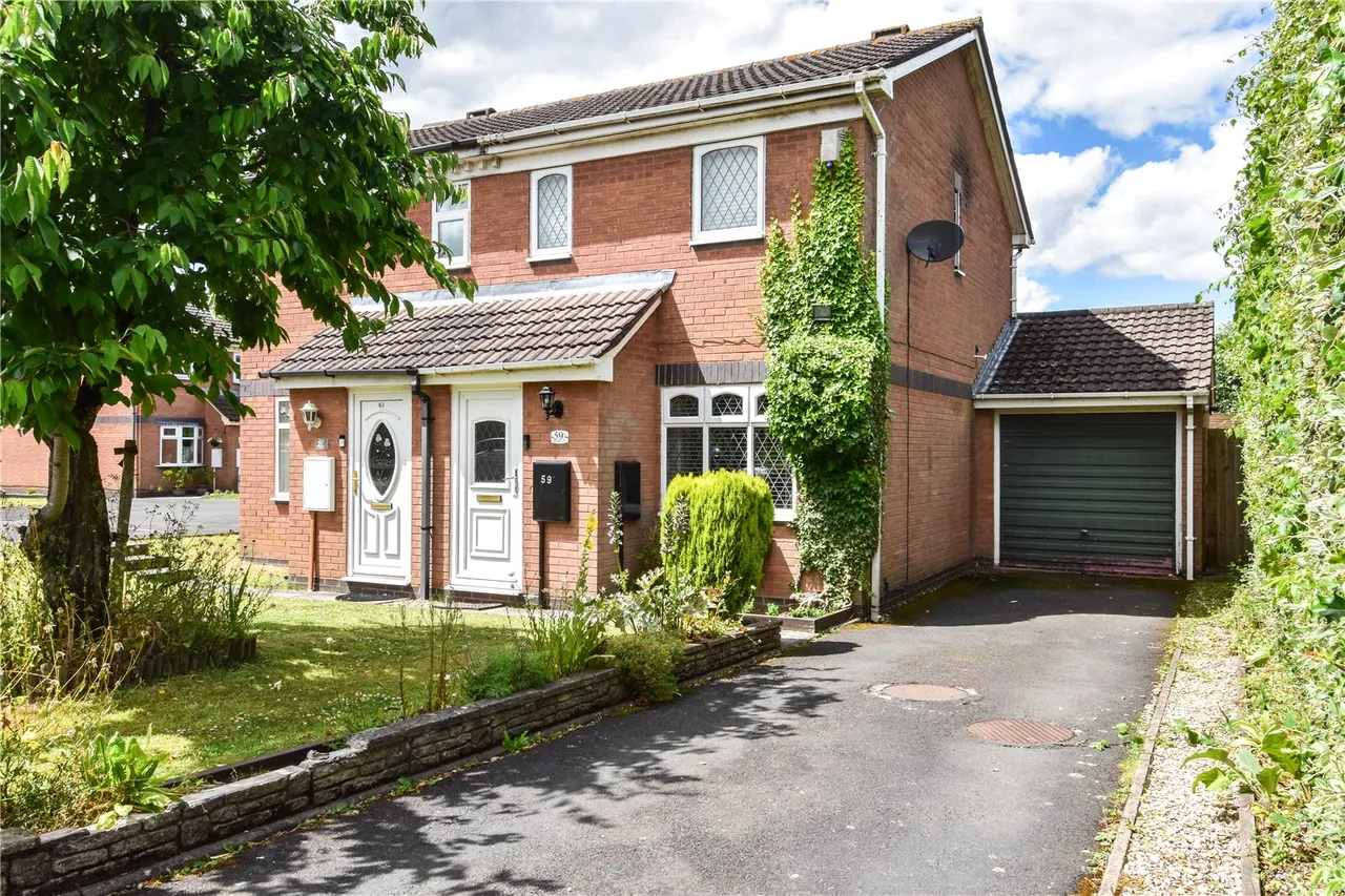 2 bed house to rent — Heathlands Grove, Northfield, Birmingham, B31 4BA