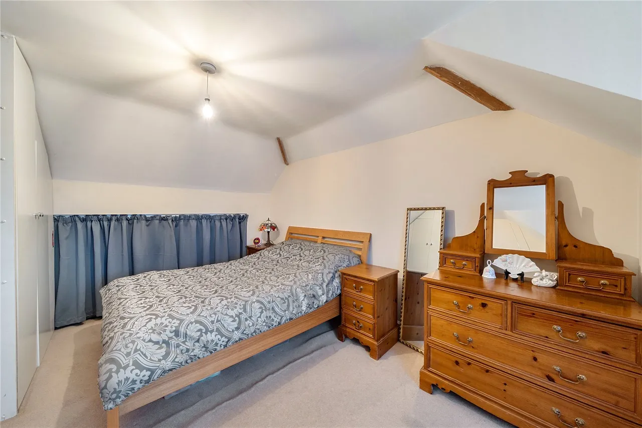 South Lane, Ash, Surrey, GU12 6NG, photo 11