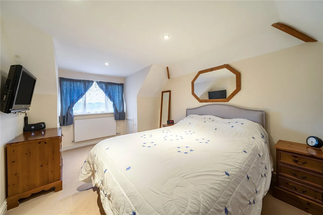 South Lane, Ash, Surrey, GU12 6NG, photo 10