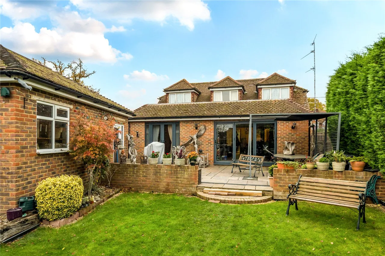South Lane, Ash, Surrey, GU12 6NG, photo 7