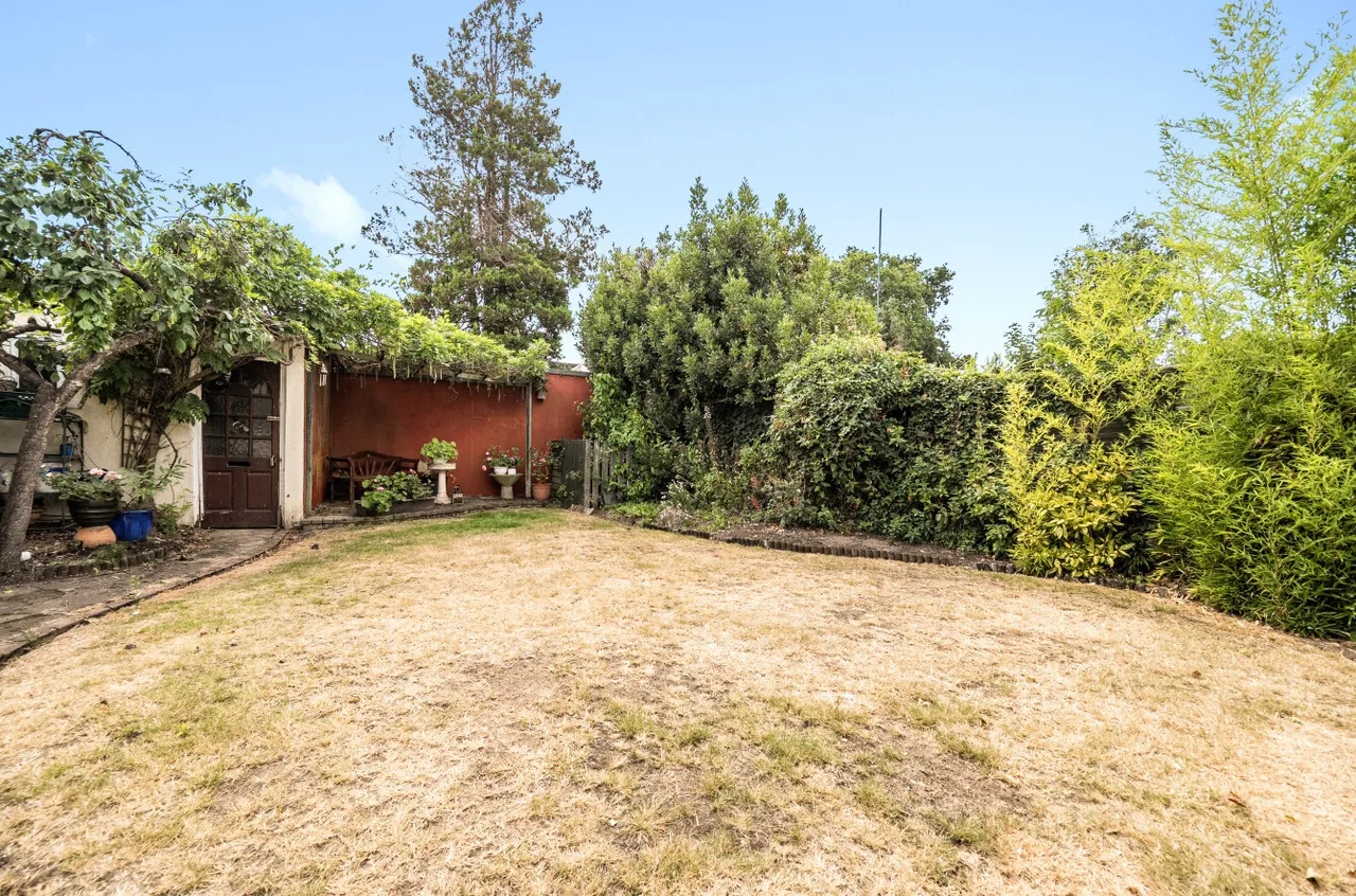 The Grove, Walton On Thames, KT12, photo 22