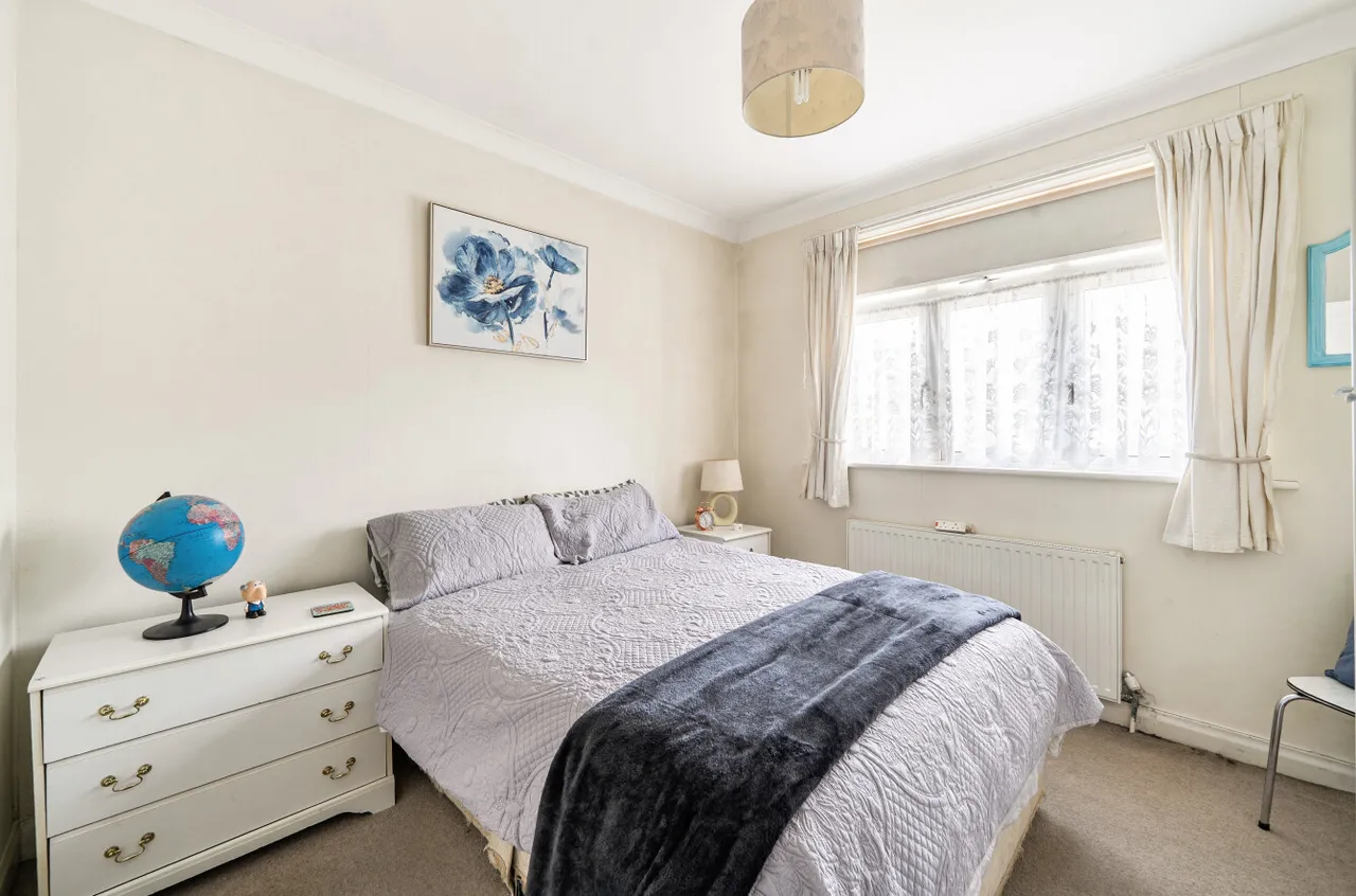 The Grove, Walton On Thames, KT12, photo 8