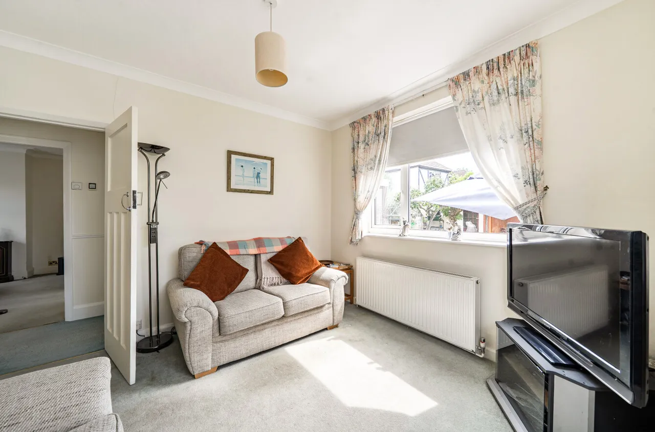 The Grove, Walton On Thames, KT12, photo 11