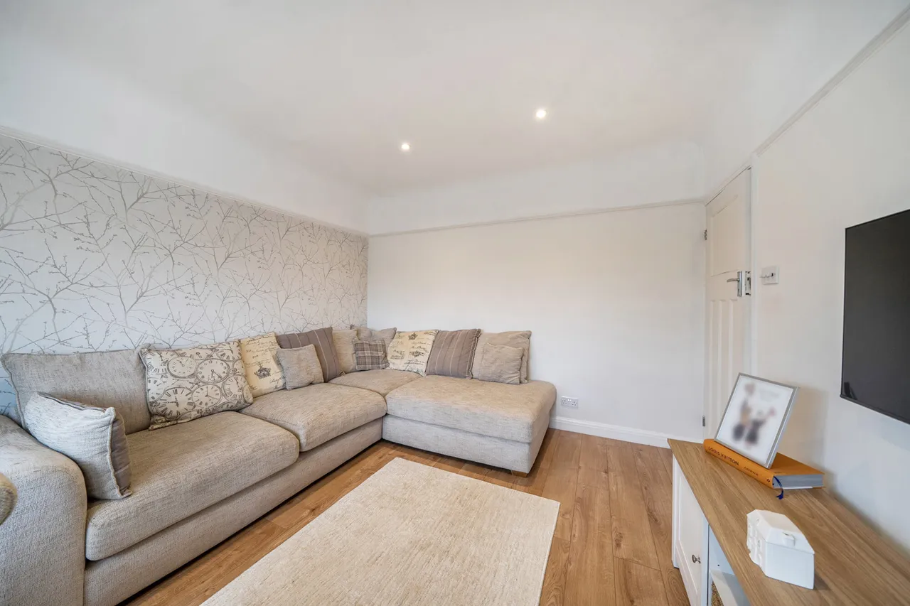 Mount Park Road, Pinner, HA5, photo 12