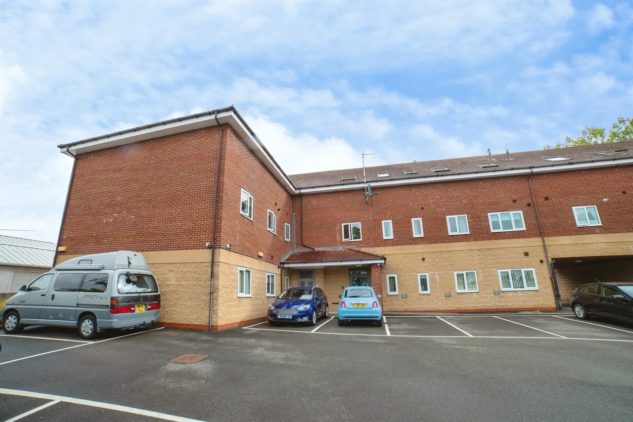 Elevation Place, Eastwood, NG16, photo 16