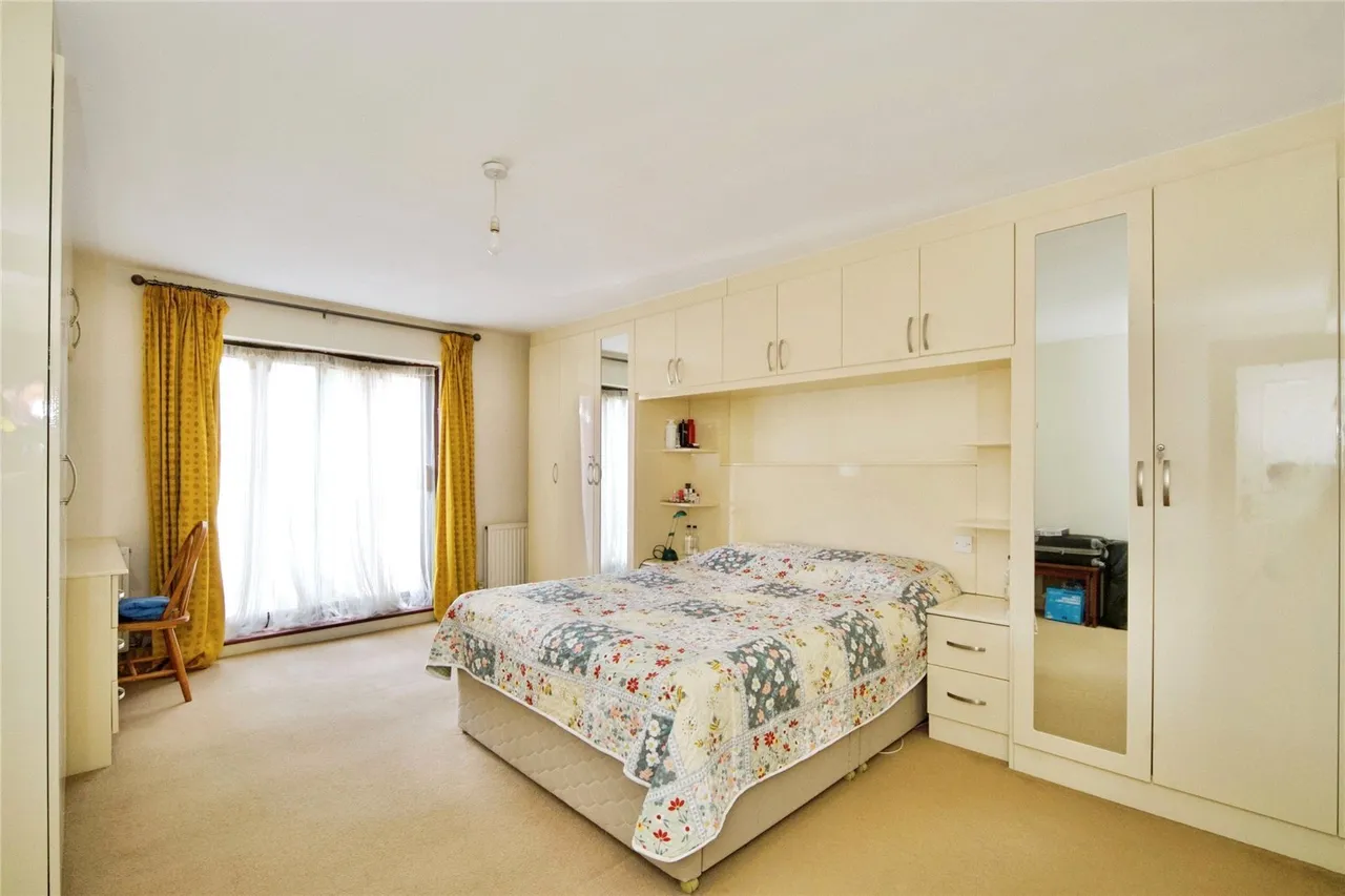 Holden Avenue, London, N12, photo 9